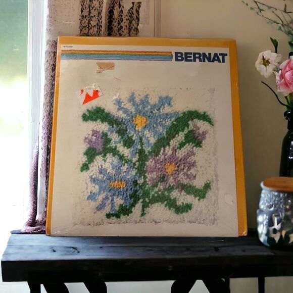 Bernat Latch Hook‎ Kit NEW Asters Flowers Floral 12x12 Vintage 1979 Farmhouse. - Picture 10 of 16